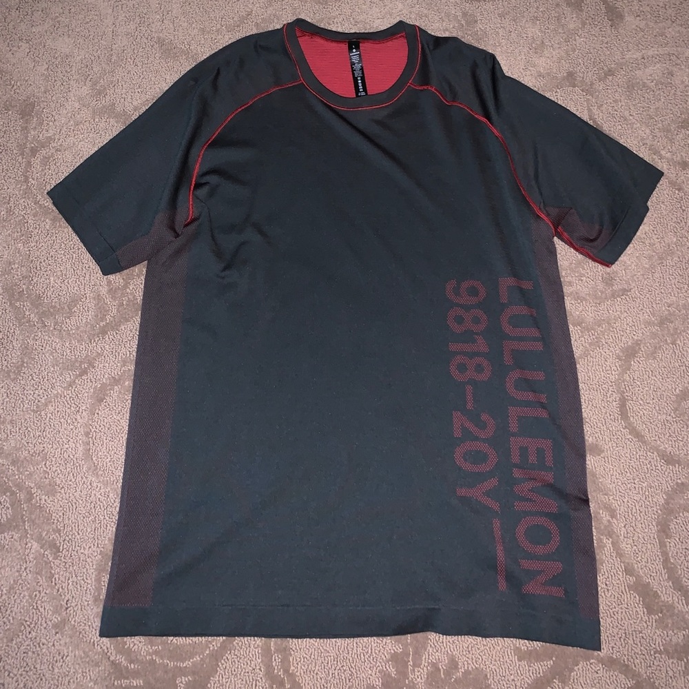 RARE 🚨🔥 lululemon 20th Anniversary Metal Vent SS